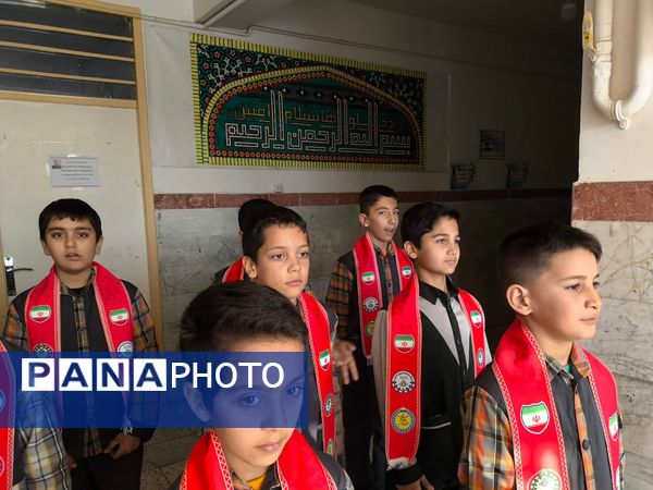 برگزاری جلسات تمرین سرود همگانی به‌مناسبت عید مبعث در آموزشگاه شهید پسندیده فدافن