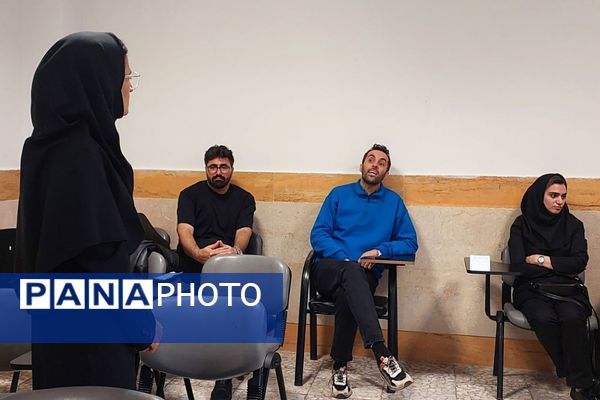  کارگاه تبیین و واکاوی ضروریات سفر یادگیری در دبیرستان‌ نمونه‌دولتی ولایت بهارستان‌دو