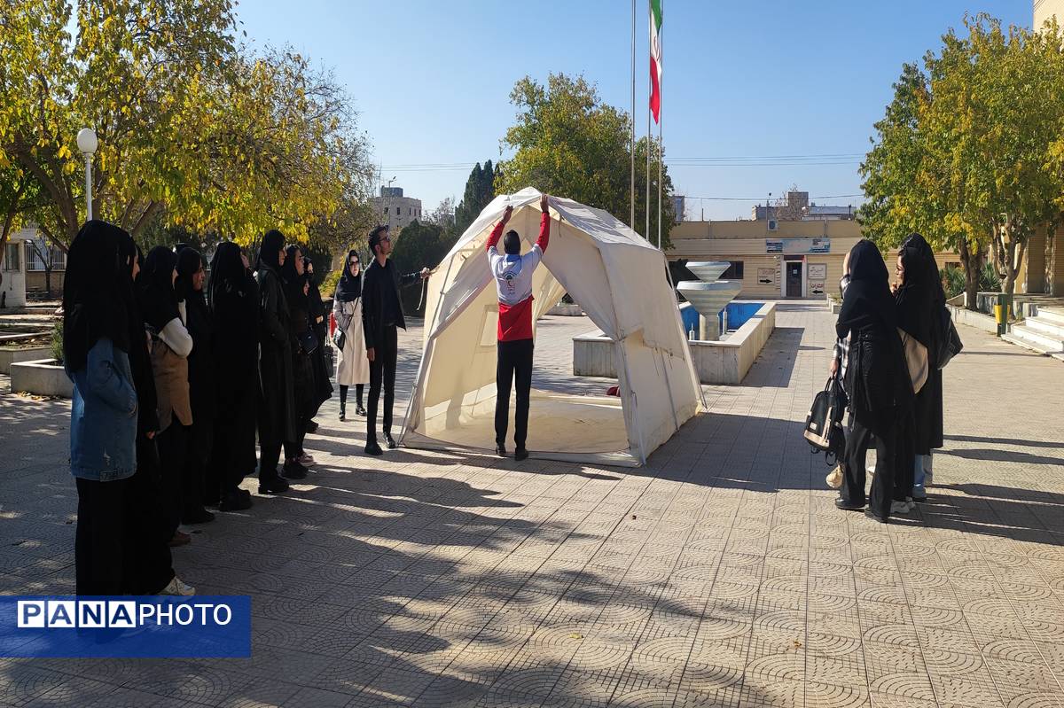 برپایی کارگاه آموزشی اسکان اضطراری هلال احمر در دانشگاه آزاد شیروان