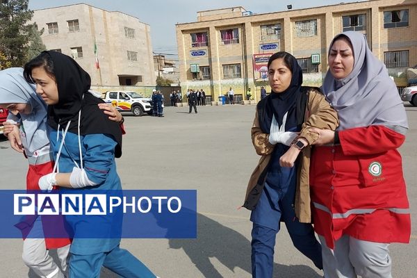 مانور سراسری زلزله در مدارس کهریزک و باقرشهر 