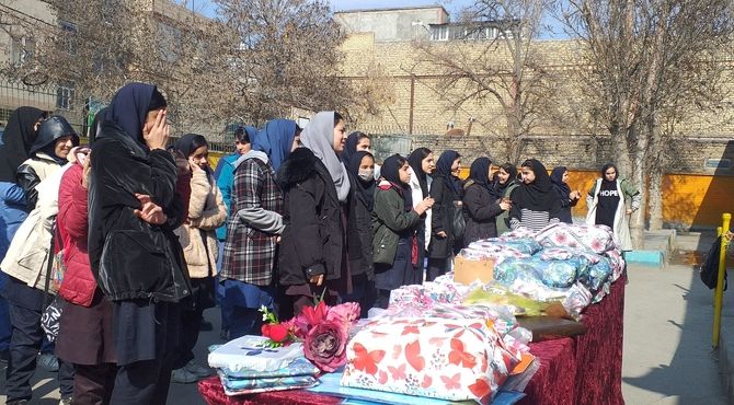 تقدیر از دانش آموزان برتر علمی، پرورشی، آموزشی و ورزشی در دبیرستان میثاق م