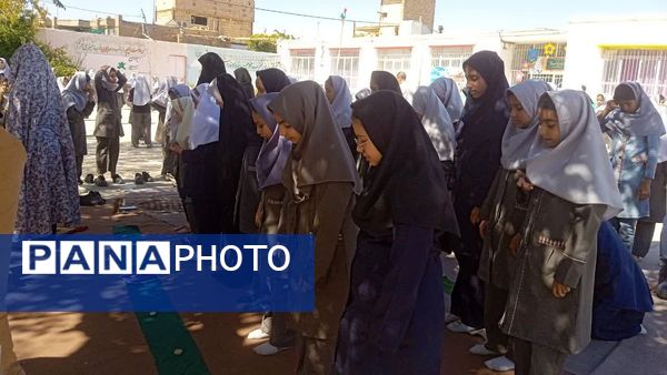 برپایی نماز جماعت  در دبستان شهید نجفی فدافن 
