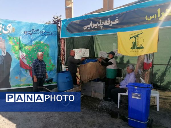 جلوه‌های از عاشقی زائرین و خادمیاران در موکب حضرت فاطمه زهرا (س) 