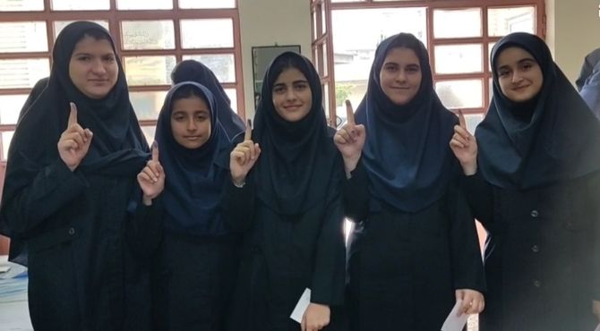 شرکت در انتخابات شورای دانش‌آموزی با هدف کمک به حل مشکلات مدرسه