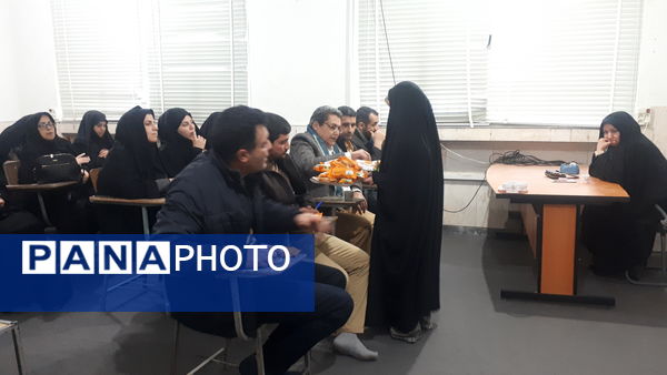 برگزاری دوره‌ مربیان پیشتاز کاردان در ابرکوه