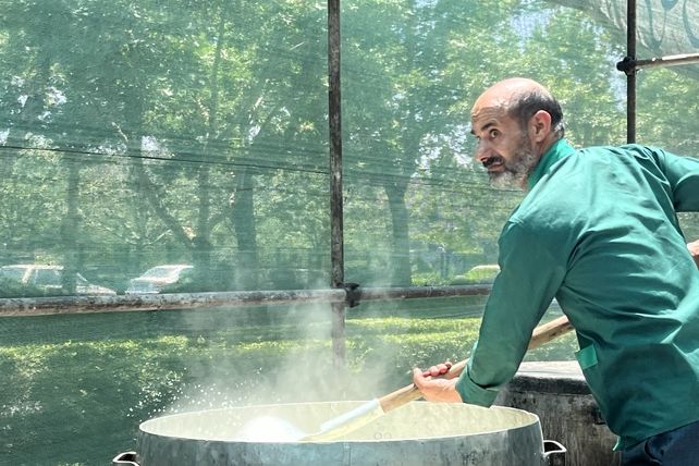 سفره غذای ۴۰ هزار نفری عید غدیر در مشهد برپا شد