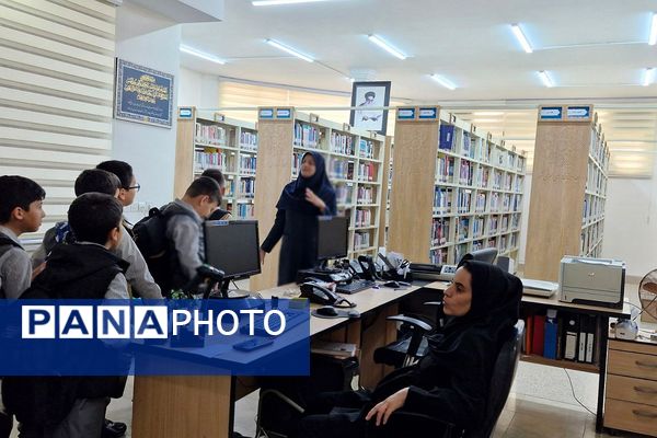 هفته کتاب و کتابخوانی در مدارس ناحیه دو شهرری 
