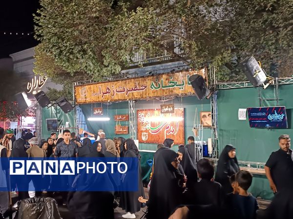 حال و هوای یکی از خیابان های مشهد در شب شهادت امام رضا (ع) 