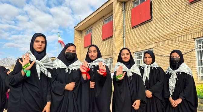 راهپیمایی باشکوه ۱۳ آبان در صالح‌آباد