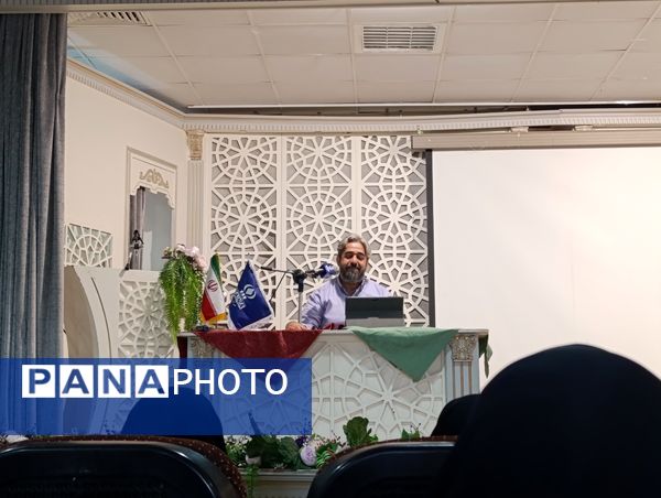 کارگاه خبرنگاری موبایلی با  مدیر عامل خبرگزاری پانا در مشهد 