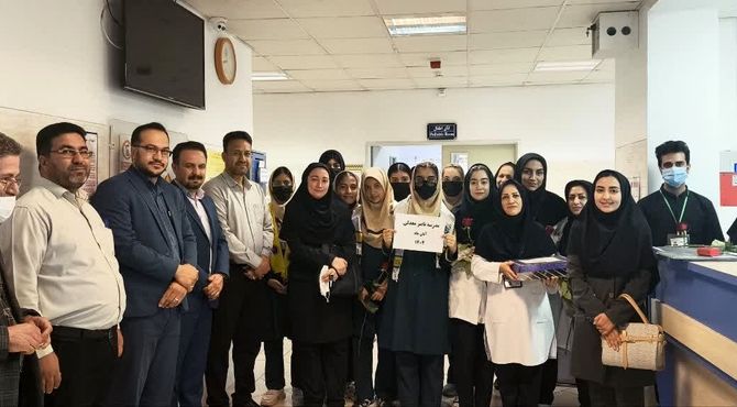 قدردانی دانش‌آموزان شهر زرقان از پرستاران
