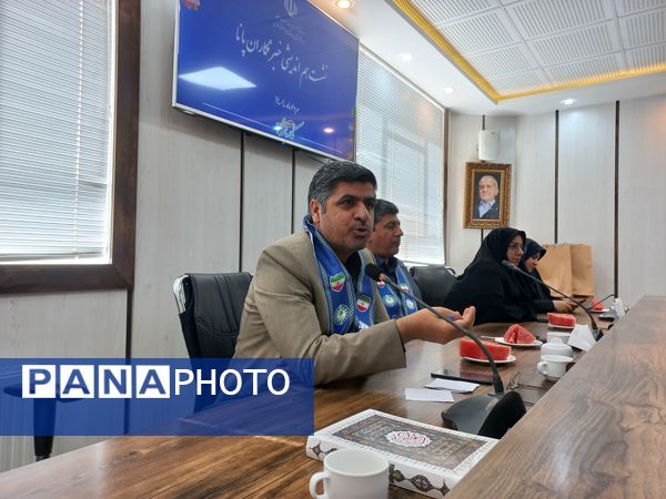 نشست صمیمی دانش‌آموز خبرنگاران پانا ناحیه 3 مشهد با مدیر سازمان دانش آموزی خراسان رضوی
