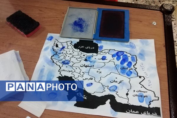 برگزاری چهاردهمین دوره انتخابات ریاست جمهوری کشور در دبیرستان ناصر مشهد