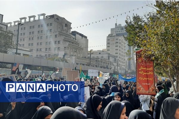  راهپیمایی ۱۳آبان روز ملی استکبار ستیزی و روز دانش آموز 