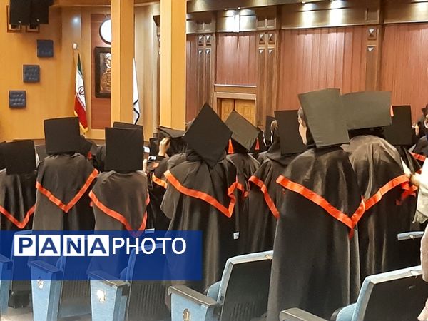 جشن فارغ‌التحصیلی و تجلیل از نخبگان کنکور در دبیرستان نمونه فرهنگ آرمینه مصلی‌نژاد