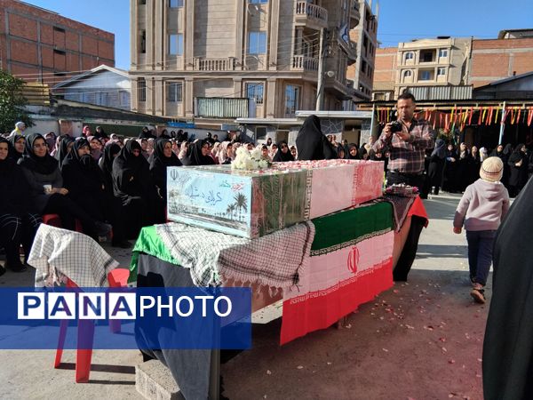 دبیرستان نجم میزبان پیکر یک شهید گمنام شد