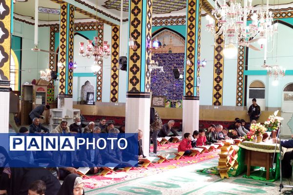 گلباران قبور مطهر شهدا در اولین روز دهه فجر 