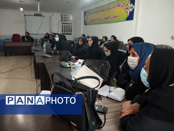 برگزاری دوره توانمند سازی مربیان پیشتاز در حاجی‌آباد 