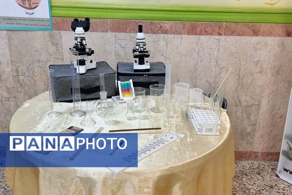 برپایی نمایشگاه صنایع آموزشی و فناوری‌های نوین در دبستان علوی 