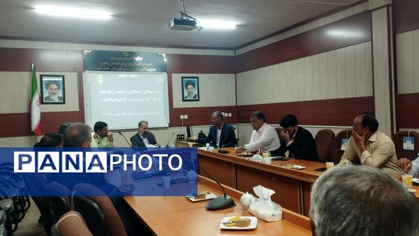 نشست شورای اداری آموزش و پرورش در خلیل آباد 