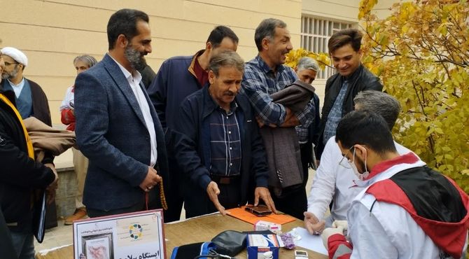 اجرای طرح هر محله یک خادم هلال در تویسرکان