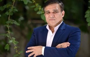 هلدینگ، تصمیم هیئت مدیره را وتو کرد، تاجرنیا تا دربی ابقا شد