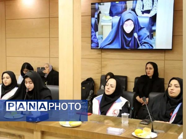 تقدیر از منتخبین کشوری هلالیتا در همدان