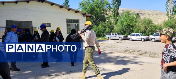 مسابقه تیراندازی با تفنگ بادی بین مربیان پیشتاز شیروان