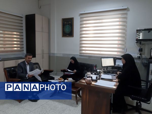 بازدید سرگروه‌های آموزشی از دبیرستان مهشید مصلی نژاد
