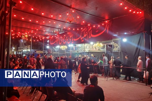 خدمت‌رسانی به زائران دهه آخر ماه صفر در ایستگاه‌های صلواتی موکب‌های مشهد