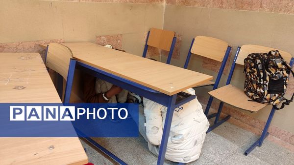 مانور زلزله در مدرسه محمد باقر بهزاد