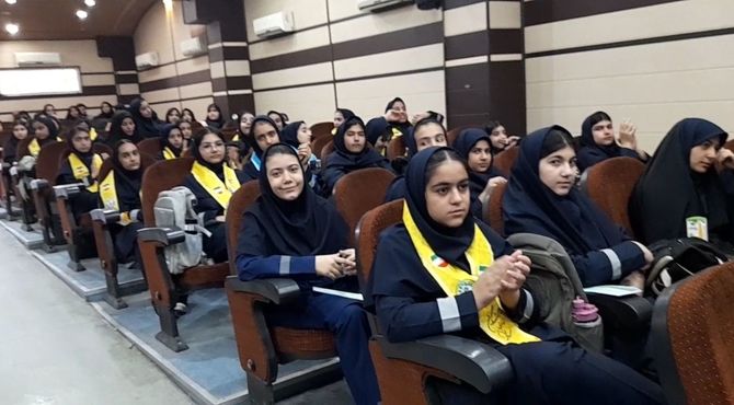 جشن عاطفه‌ها در آموزش و پرورش ناحیه ۲ خرم‌آباد