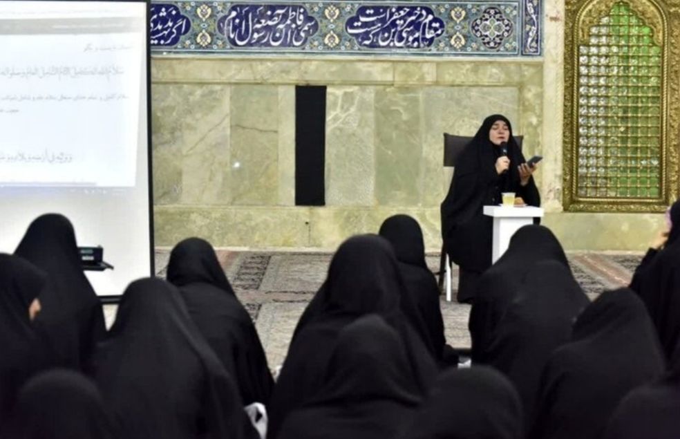 برپایی محفل دخترانه مشکات الکریمه با موضوع هجرت حضرت معصومه(س) به قم