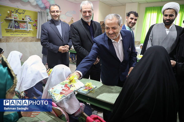 ۴۰۰۰ کتابخانه کلاسی با دستور وزیر آموزش و پرورش تجهیز شد