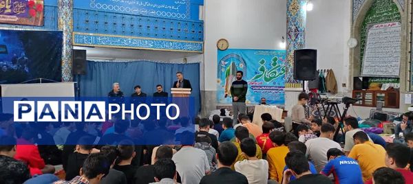 اعتکاف دانش‌آموزی در مسجد جامع قائمشهر