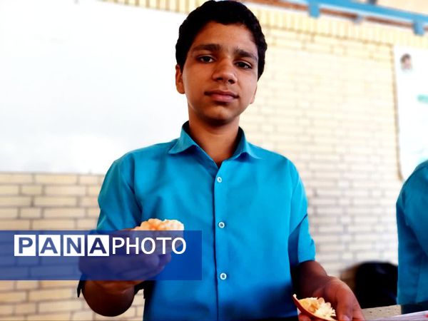 جشن صد دانه یاقوت در دبیرستان لقمان حکیم اشکذر 