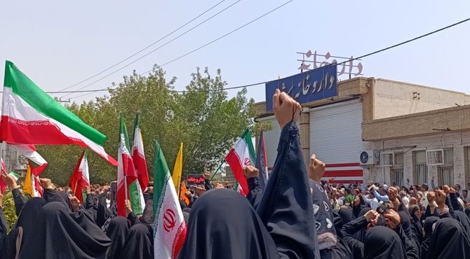 راهپیمایی جمعه‌ خشم و نصر در میناب