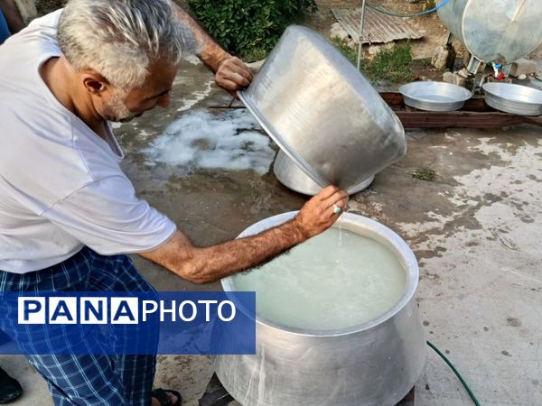 پخت و توزیع نذری در روز تاسوعای حسینی روستای حسن آباد داراب استان فارس