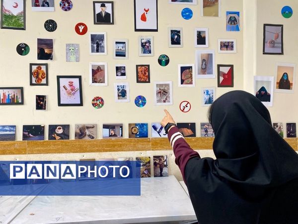 جشنواره هنری دانش‌آموزان رشته کاشی و عکاسی هنرستان کبری زرگران ملارد 