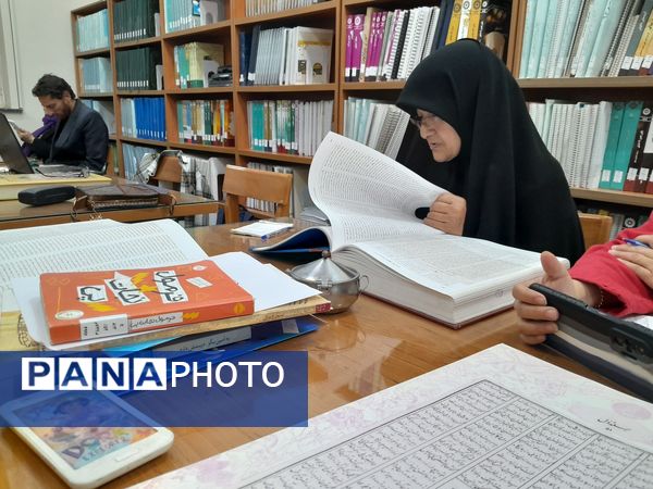 سلسله نشست‌های دریچه‌ای به سوی شاهنامه در کتابخانه دکتر شریعتی 