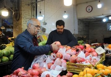 گرمای بازار در یلدای سرد زنجان