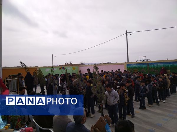 روز درختکاری و روز آموزش همگانی حفظ محیط زیست در مدرسه پویندگان فرهنگ شهرستان خلیل آباد 
