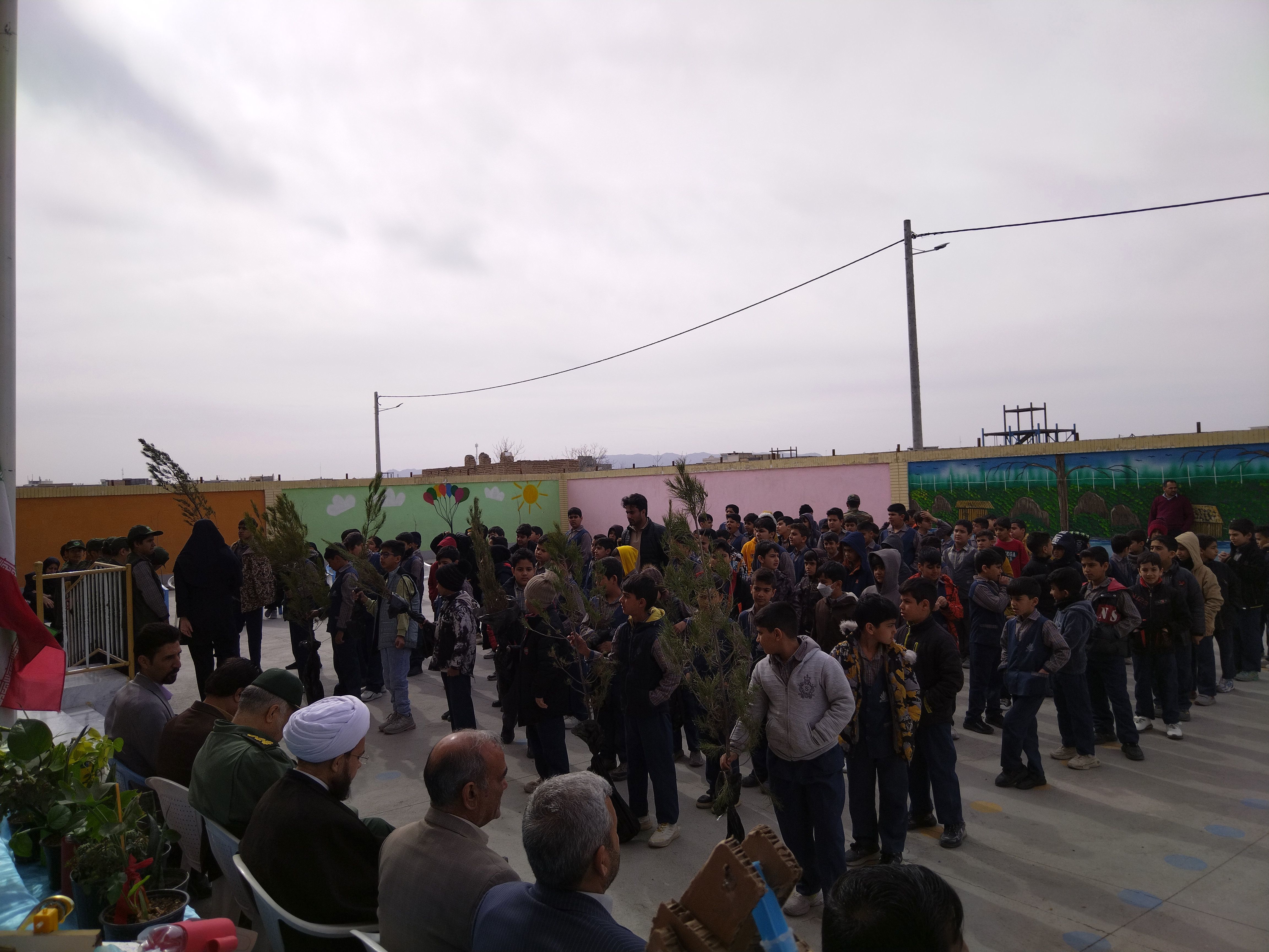 روز درختکاری و روز آموزش همگانی حفظ محیط زیست در مدرسه پویندگان فرهنگ شهرستان خلیل آباد 
