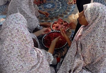 جشن شب یلدا در دبستان مولوی فین 