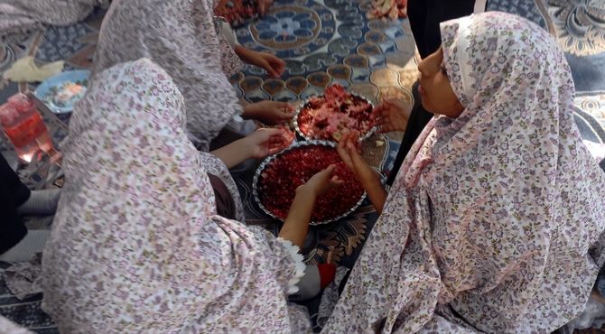 جشن شب یلدا در دبستان مولوی فین 