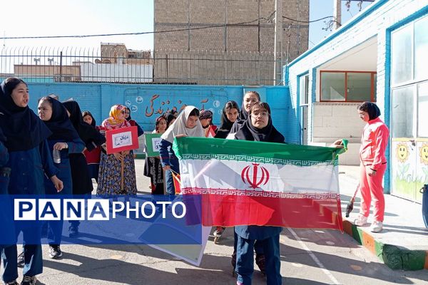 افتتاحییه المپیاد ورزشی دورن مدرسه دبیرستان دخترانه دانش‌نیا