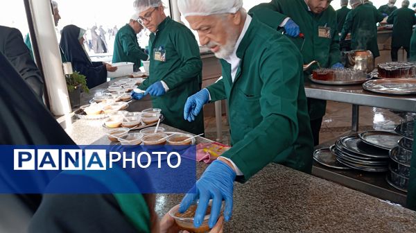 پذیرایی از زائران علی ابن موسی الرضا (ع)