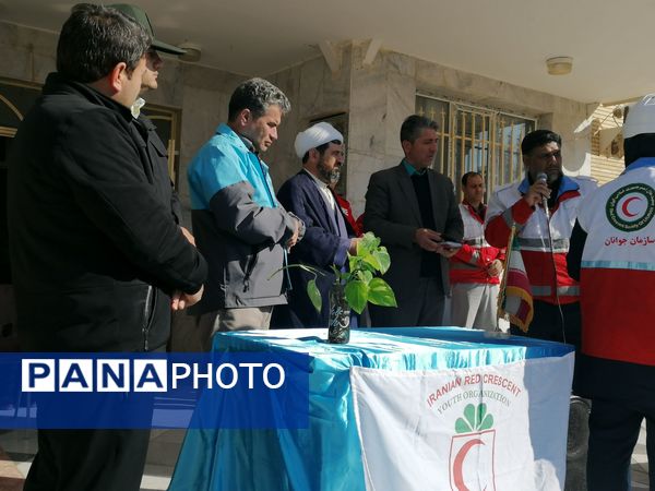 نواختن زنگ زلزله در دبیرستان کوشش شهرستان فاروج 