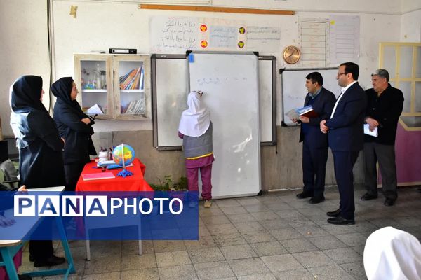 بازدید سرزده مدیرکل آموزش و پرورش کهگیلویه و بویراحمد از مدارس شاهد
