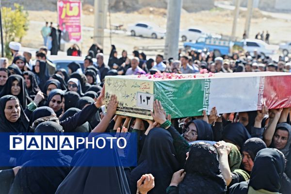 استقبال باشکوه مردم لنده از شهدای گمنام